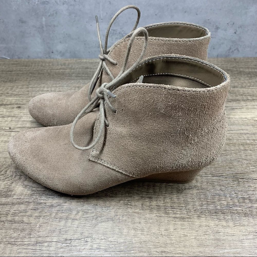 Nine West Womens Lazona Tan Suede Boots size 7.5..